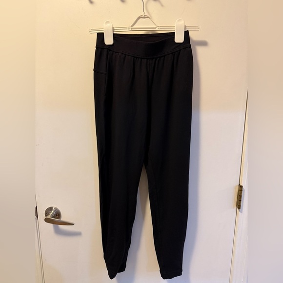 Lululemon Black Twisted & Tucked Pants, Size 2 - Picture 6 of 8